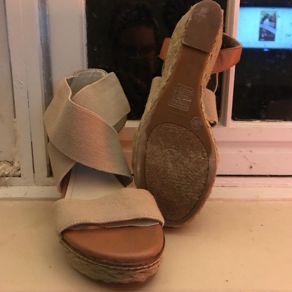 Arturo Chiang Jute Heel Wedges - Picture 4 of 8